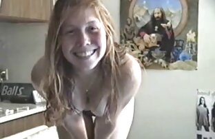 Jeune brune à site porno video gratuit la chatte rasée joue avec son clitoris puis suce la bite du caméraman